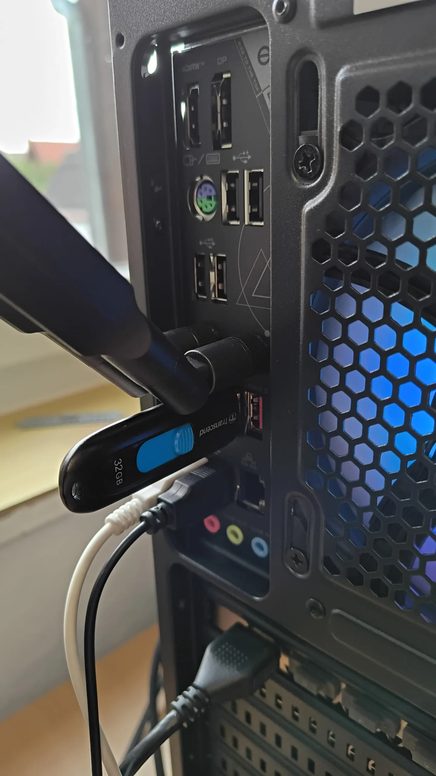 Leistungsstarker Gaming-PC RTX 5060 – Einsatzbereit